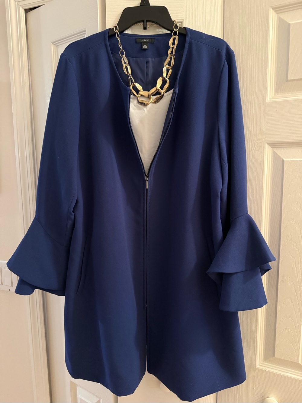 Gorgeous Adrienne Vittadini Royal Navy Zip-Front Ruffle Sleeve Jacket